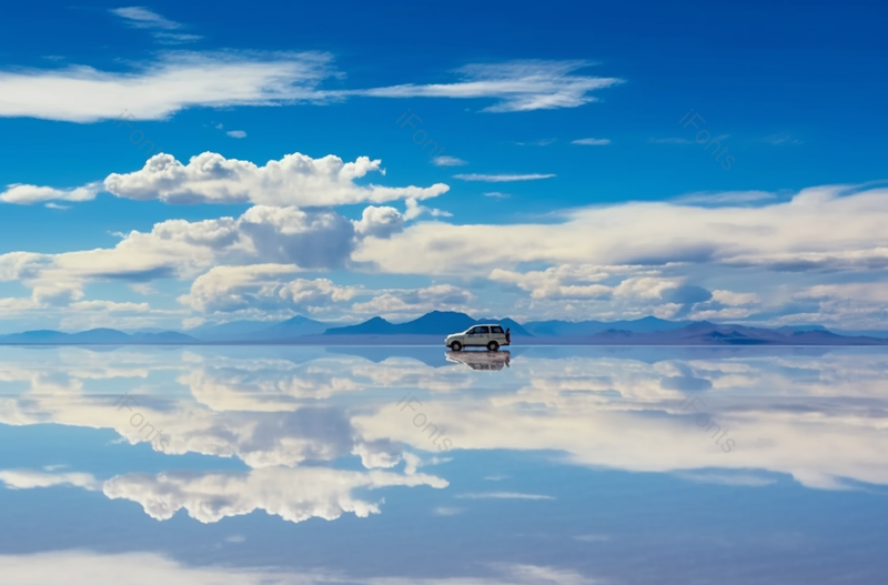 对称汽车行驶在镜面湖泊蓝天白云自然景色摄影,高清,摄影图,摄影图片,图片大全,摄影图免费下载